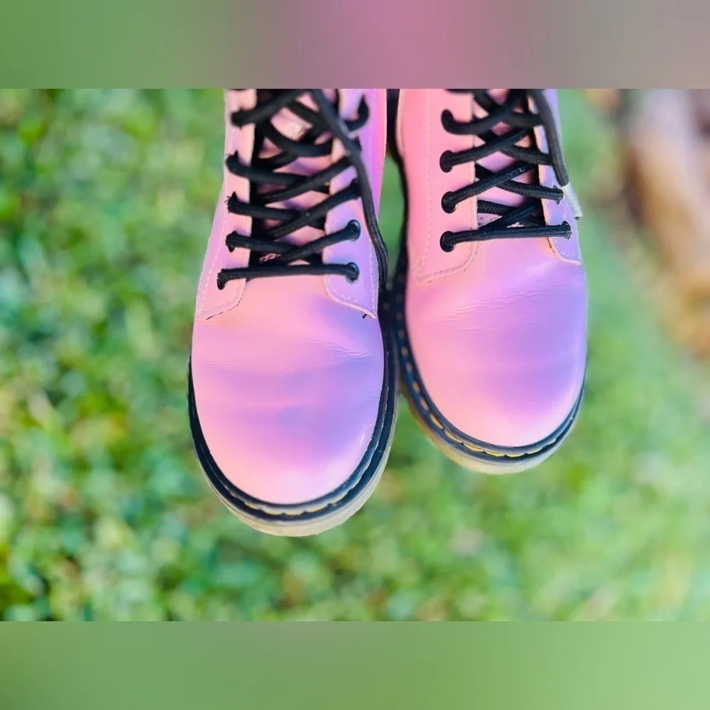 Dr Martins Air Wair Pale Pink 1460 J Girls Leather Boots size 2 great condition